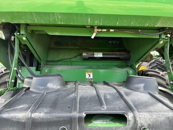 Image of John Deere S770 equipment image 4