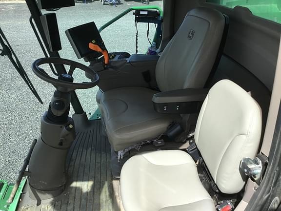 Image of John Deere S770 equipment image 4