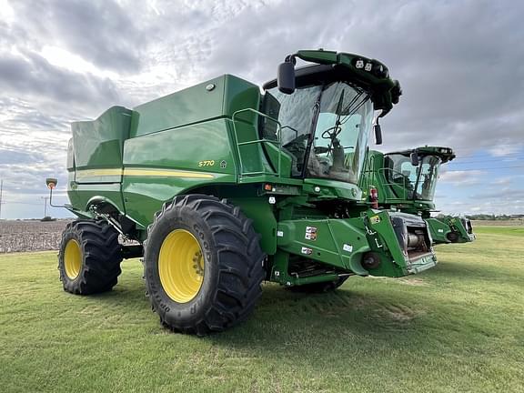 Image of John Deere S770 equipment image 2