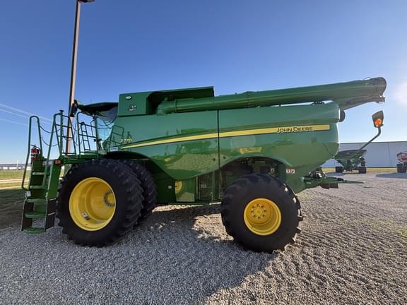 Image of John Deere S770 equipment image 3