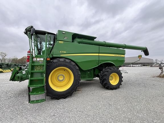 Image of John Deere S770 equipment image 1