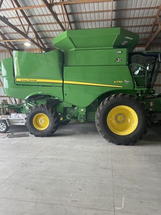 Image of John Deere S770 equipment image 4