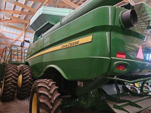 Image of John Deere S770 equipment image 2