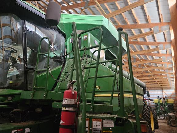 Image of John Deere S770 equipment image 1