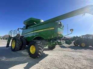 Main image John Deere S770 8