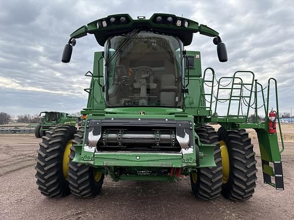 Image of John Deere S770 equipment image 2