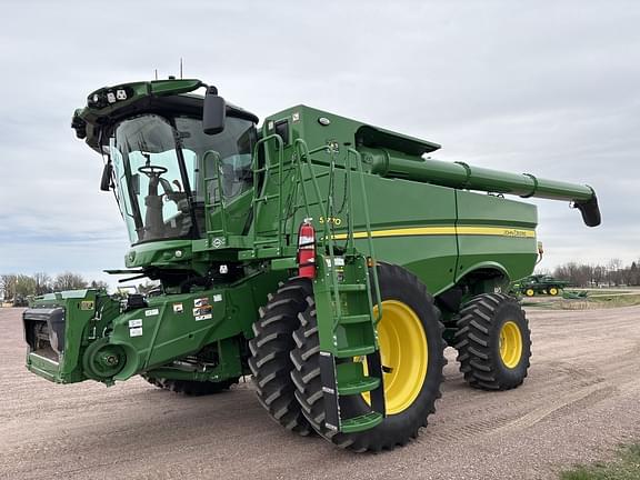 Image of John Deere S770 equipment image 2