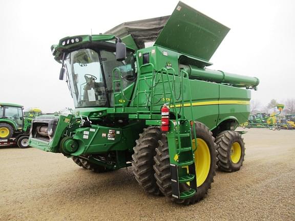 Image of John Deere S770 equipment image 1