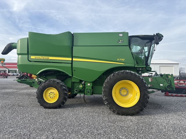 Image of John Deere S770 equipment image 1