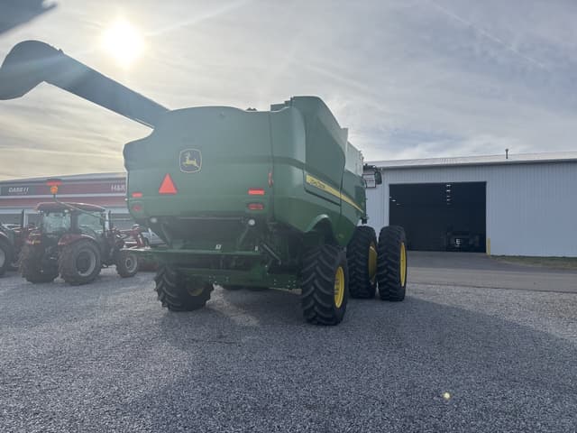 Image of John Deere S770 equipment image 2
