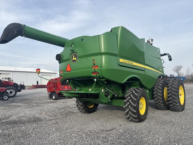 Image of John Deere S770 equipment image 2