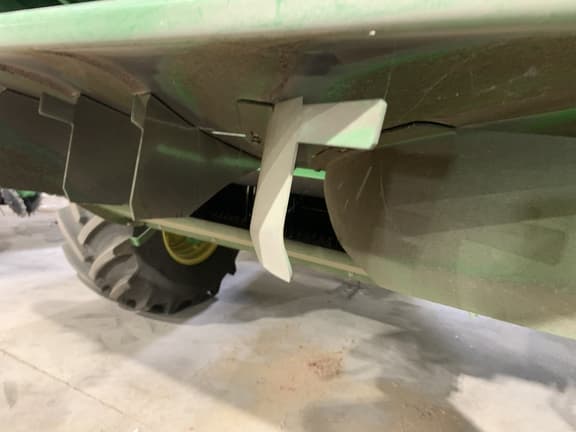 Image of John Deere S770 equipment image 4