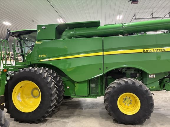 Image of John Deere S770 equipment image 3