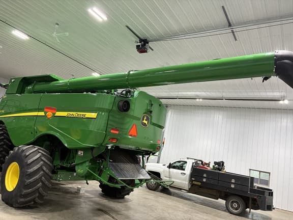 Image of John Deere S770 equipment image 4