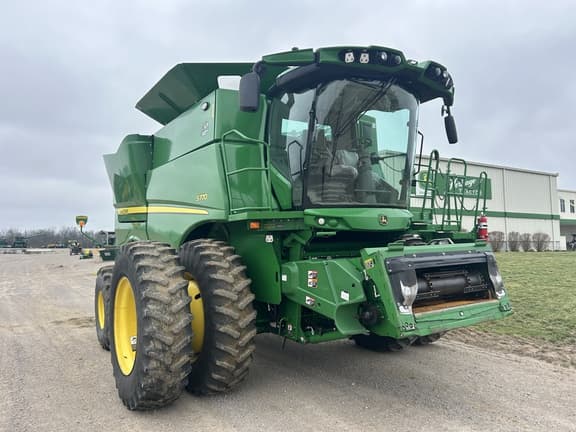 Image of John Deere S770 equipment image 3