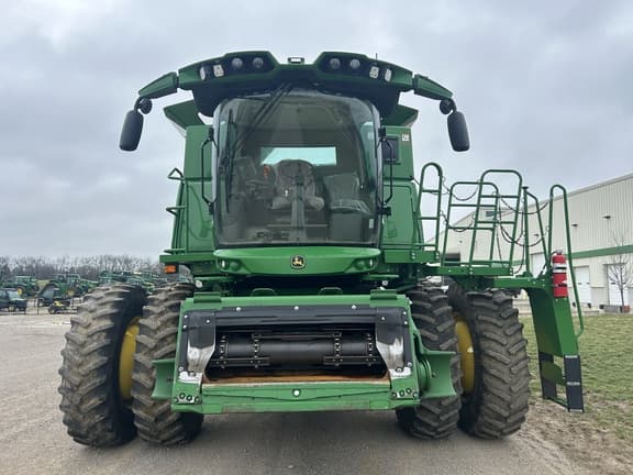 Image of John Deere S770 equipment image 2