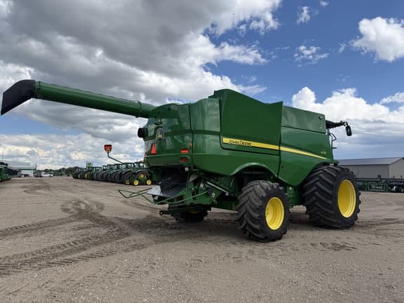 Image of John Deere S770 equipment image 2