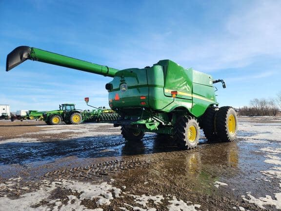 Image of John Deere S770 equipment image 4