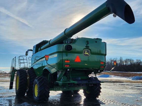 Image of John Deere S770 equipment image 3