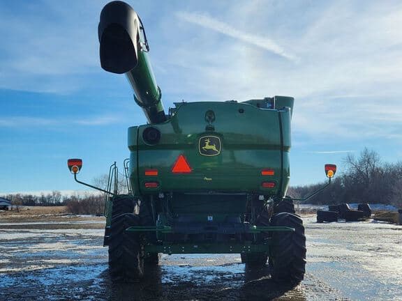 Image of John Deere S770 equipment image 4