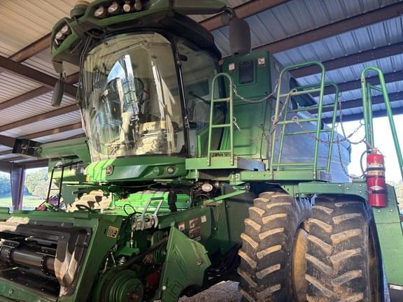 Image of John Deere S770 equipment image 2
