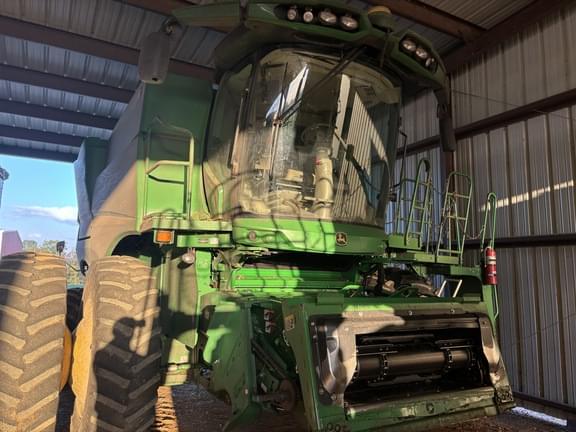 Image of John Deere S770 equipment image 1