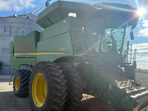 Image of John Deere S770 equipment image 2