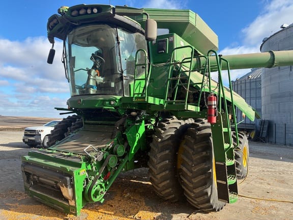 2022 John Deere S770 Equipment Image0