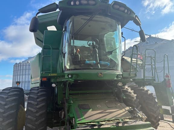 Image of John Deere S770 equipment image 1