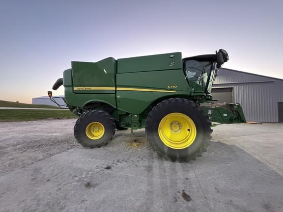 Image of John Deere S770 equipment image 1