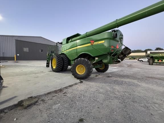 Image of John Deere S770 equipment image 2