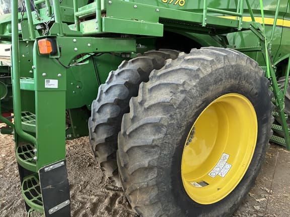 Image of John Deere S770 equipment image 1