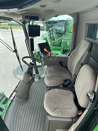 Image of John Deere S770 equipment image 2