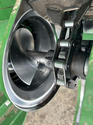 Image of John Deere S770 equipment image 1