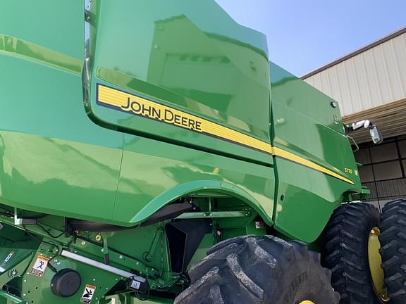 Image of John Deere S770 equipment image 1