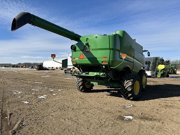 Image of John Deere S770 equipment image 4