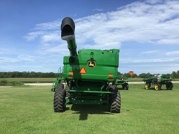 Image of John Deere S770 equipment image 4