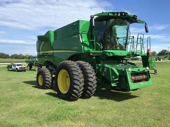 Image of John Deere S770 equipment image 2