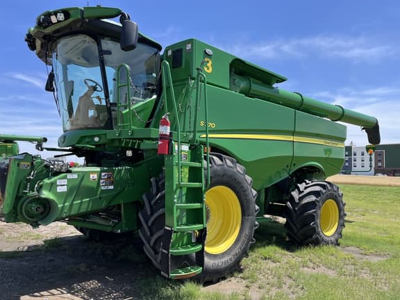 Image of John Deere S770 equipment image 1