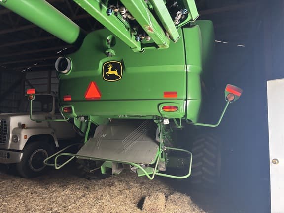 Image of John Deere S770 equipment image 1