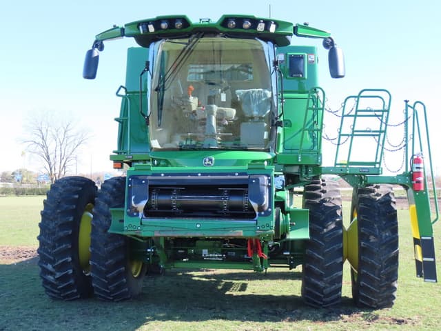 Image of John Deere S770 equipment image 3