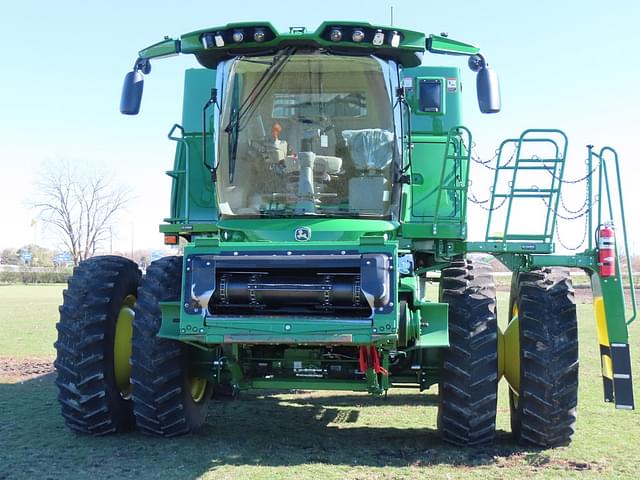 Image of John Deere S770 equipment image 2