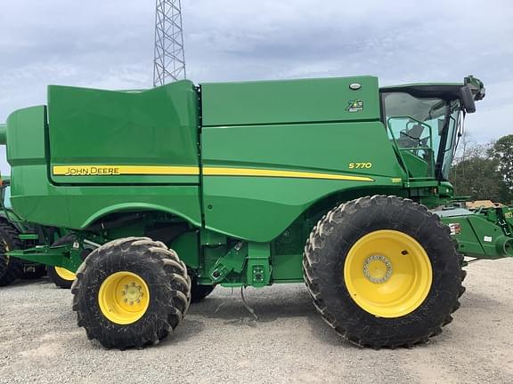 Image of John Deere S770 equipment image 3
