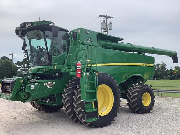 Image of John Deere S770 equipment image 1