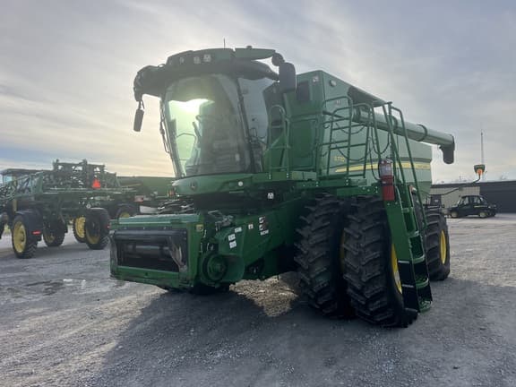 Image of John Deere S770 equipment image 2