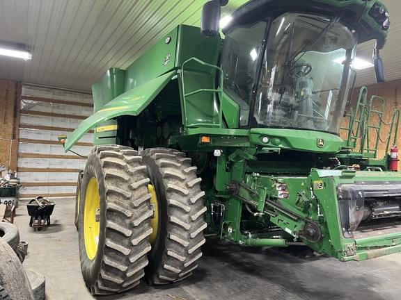 Image of John Deere S770 equipment image 1