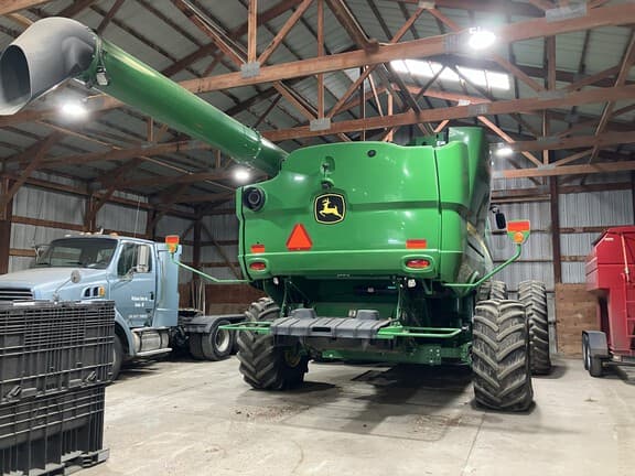 Image of John Deere S770 equipment image 3