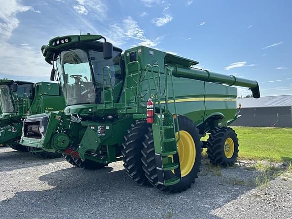 Image of John Deere S770 equipment image 1