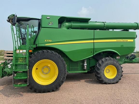 Image of John Deere S770 equipment image 4