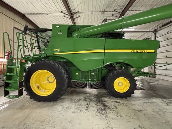 Main image John Deere S770